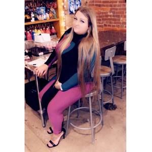 Meet your Posher, Maura